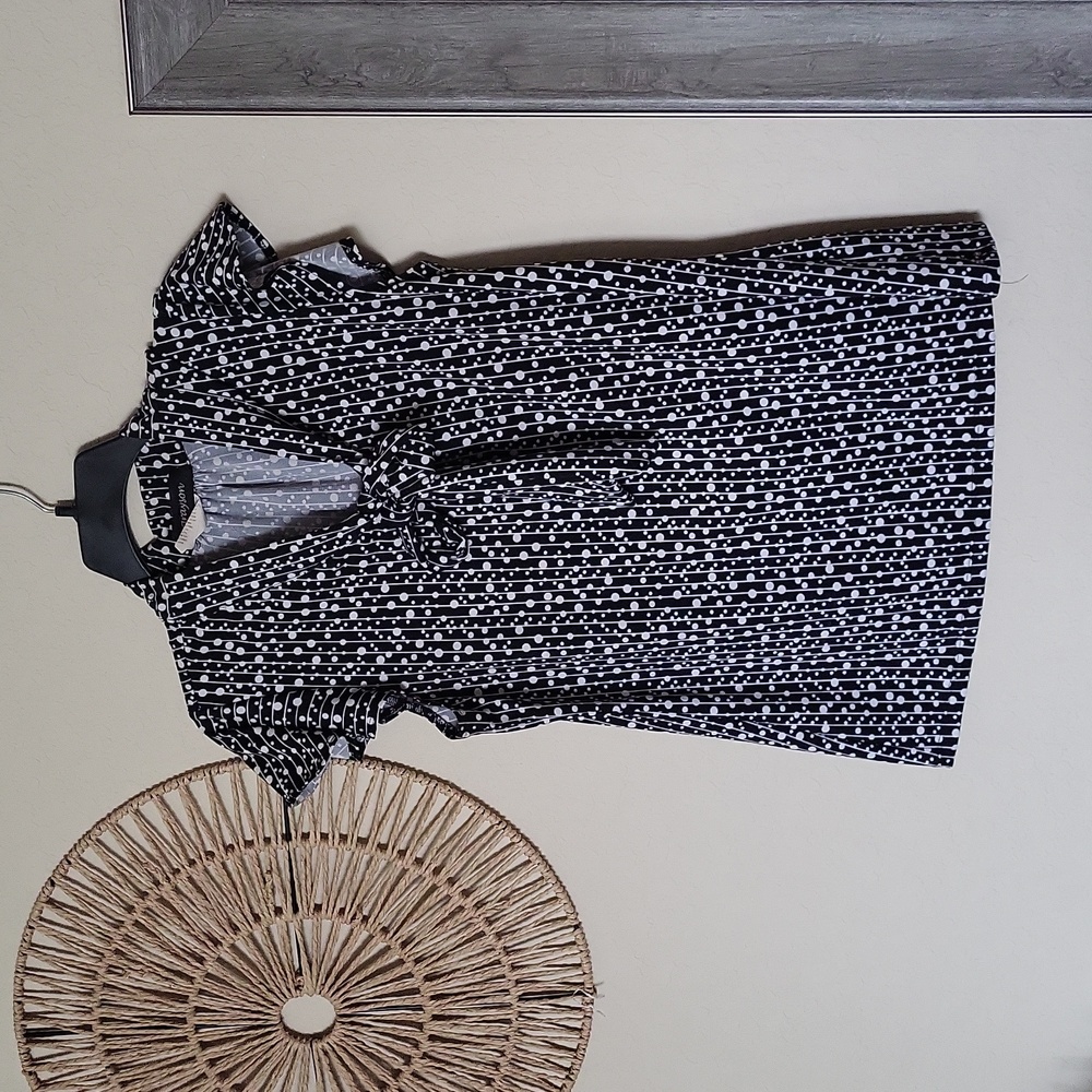 L Black and White Blouse